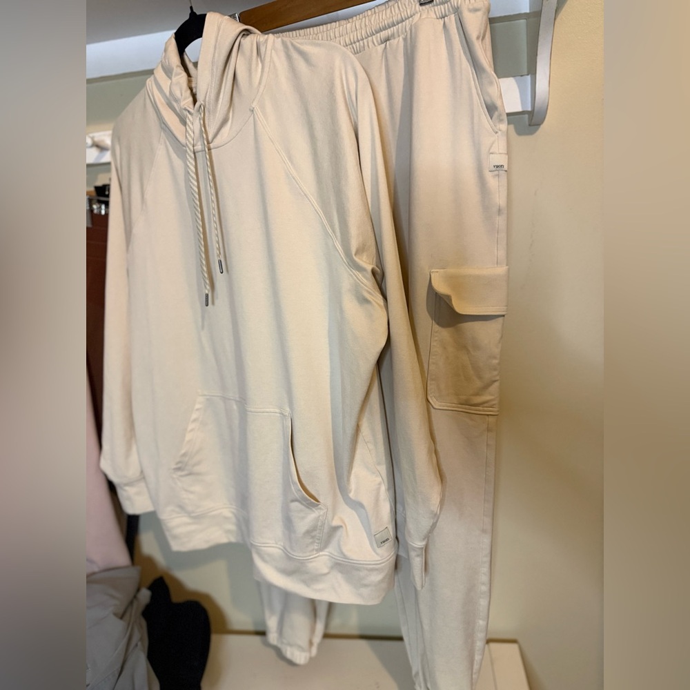 2pc✨Vuori Halo Hoodie & Boyfriend Cargo Jogger Medium LIKE NEW Soft! Retail $218 - Picture 14 of 15